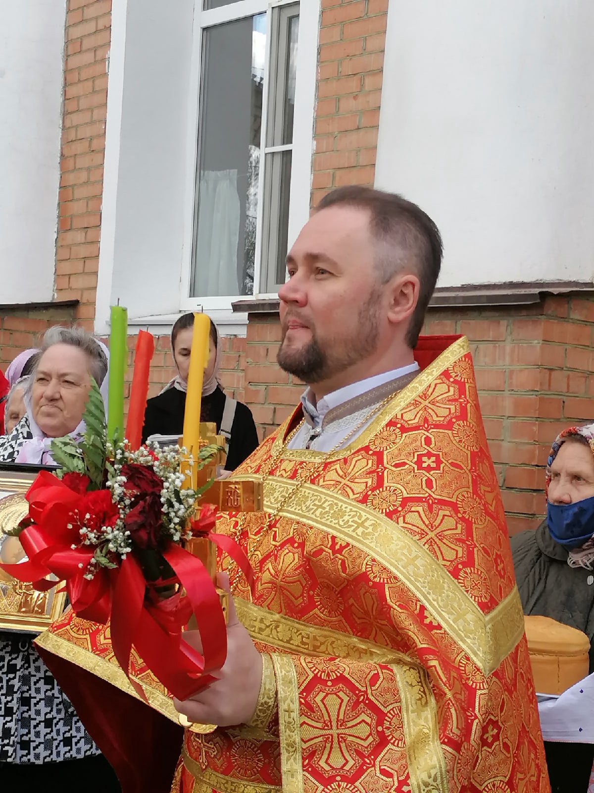  В четверг  Светлой седмицы протоиерей Александр Филиппов совершил Божественную литургию