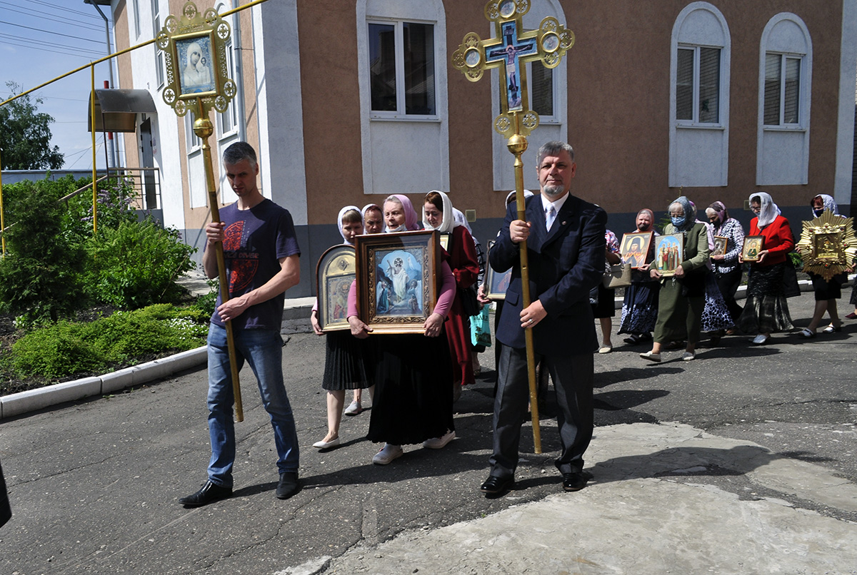 Литургия в день престольного  праздника нашего храма в честь святителя Николая Чудотворца
