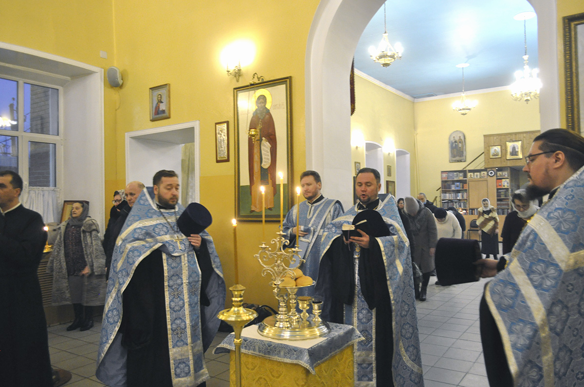 Всенощное бдение в канун праздника Сретения Господня