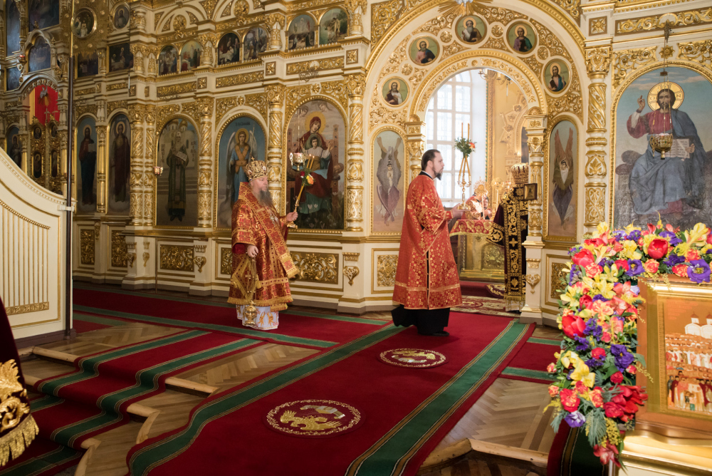 В праздник Собора новомучеников и исповедников Церкви Русской митрополит Серафим принял поздравления с днем Ангела