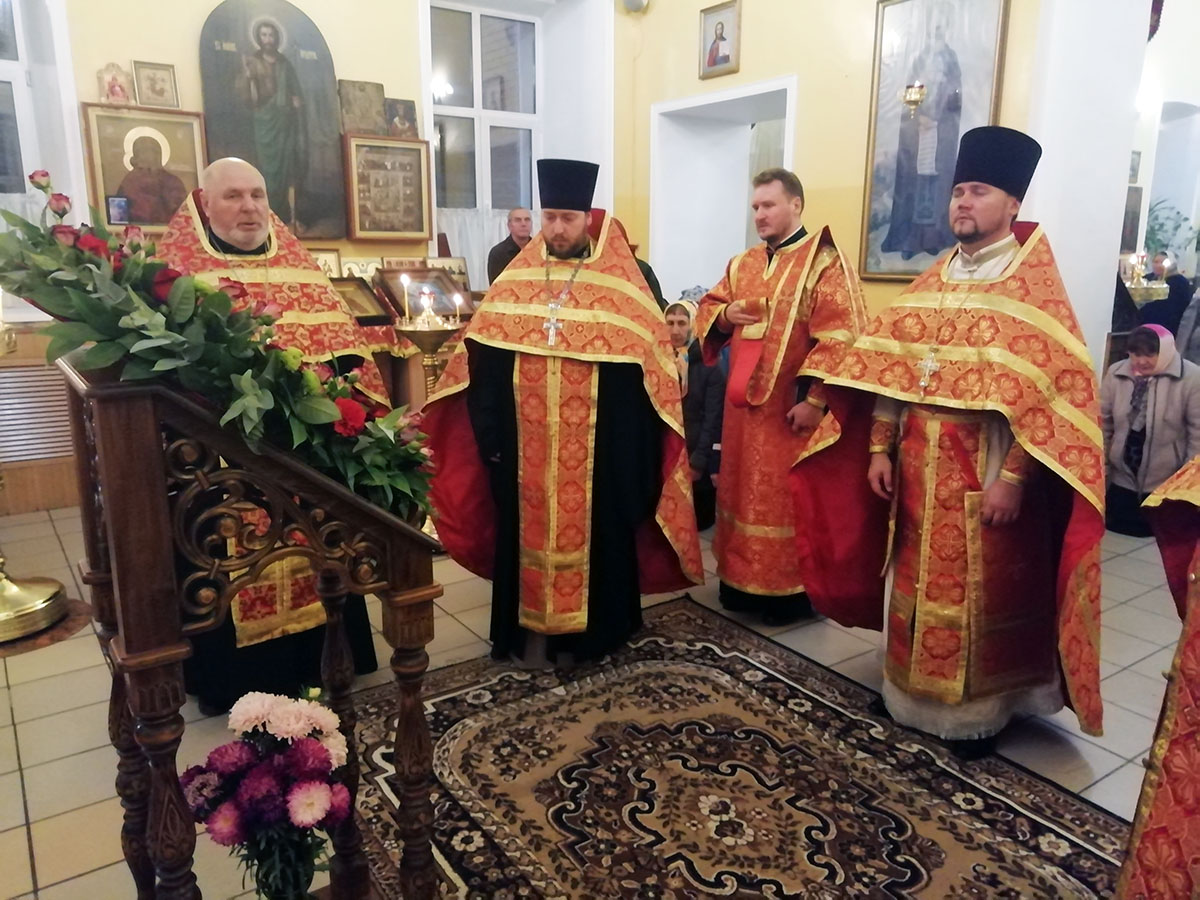 Всенощное бдение в канун празднования Воздвижения Животворящего Креста Господня