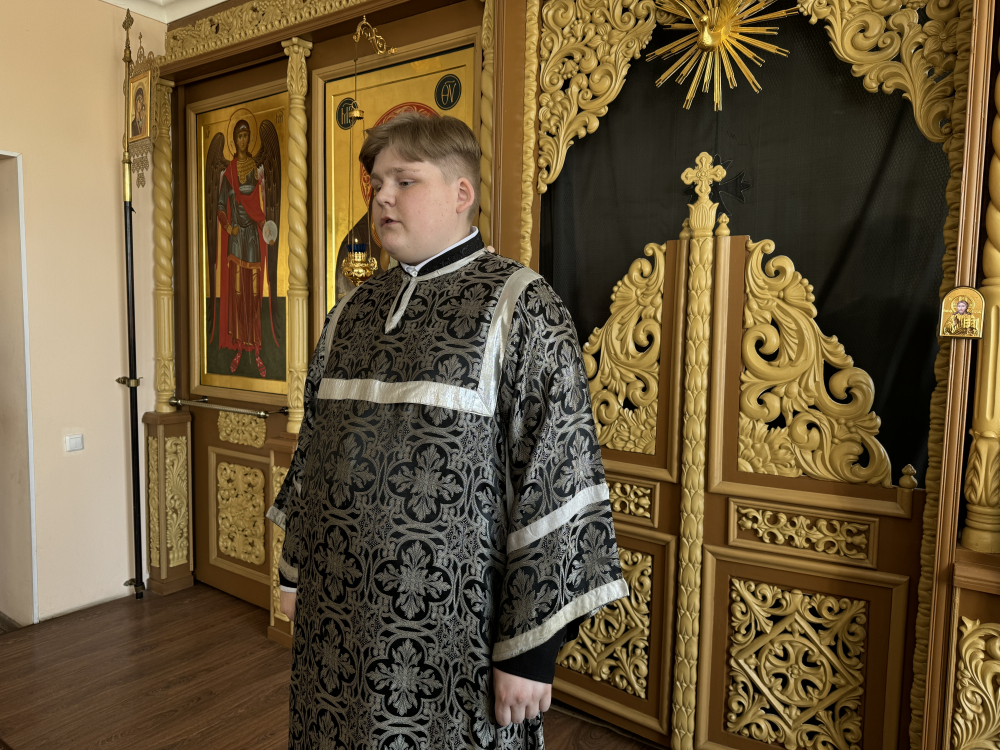 Протоиерей Александр Филиппов сослужил митрополиту Серафиму за Литургией Преждеосвященных Даров в храме святителя Иннокентия Иркутского при Пензенской духовной семинарии протоиерей