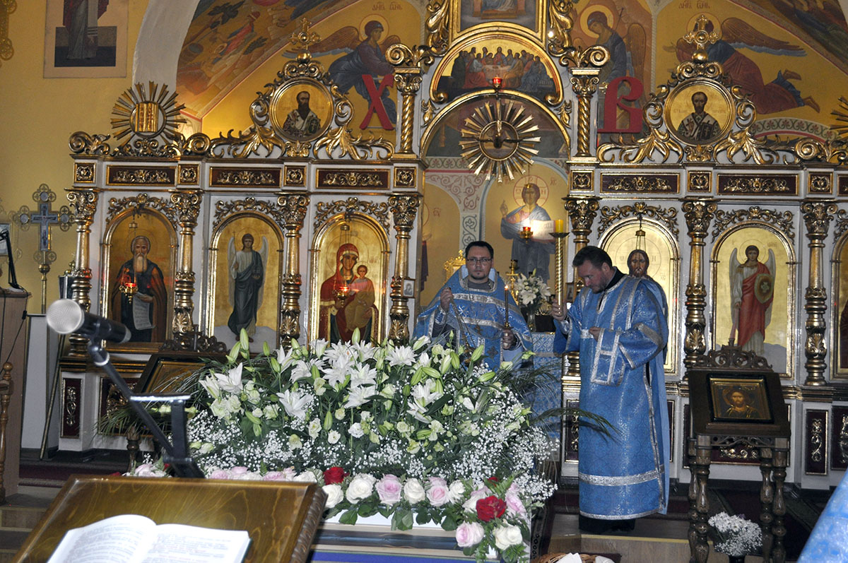 Всенощное бдение с чином Погребения Плащаницы Богородицы