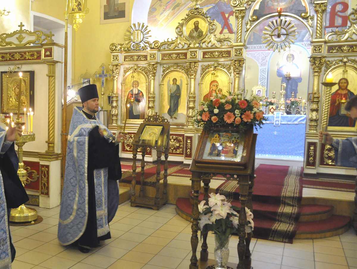 Всенощное бдение в канун праздника Сретения Господня