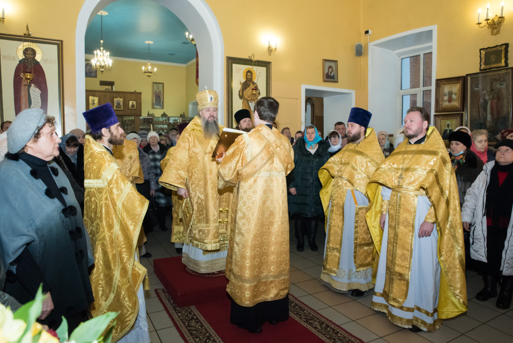 В престольный праздник митрополит Серафим совершил литургию в нашем храме  