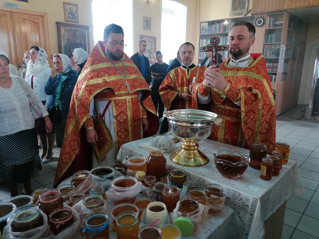Празднование Происхождение Честных Древ Животворящего Креста Господня