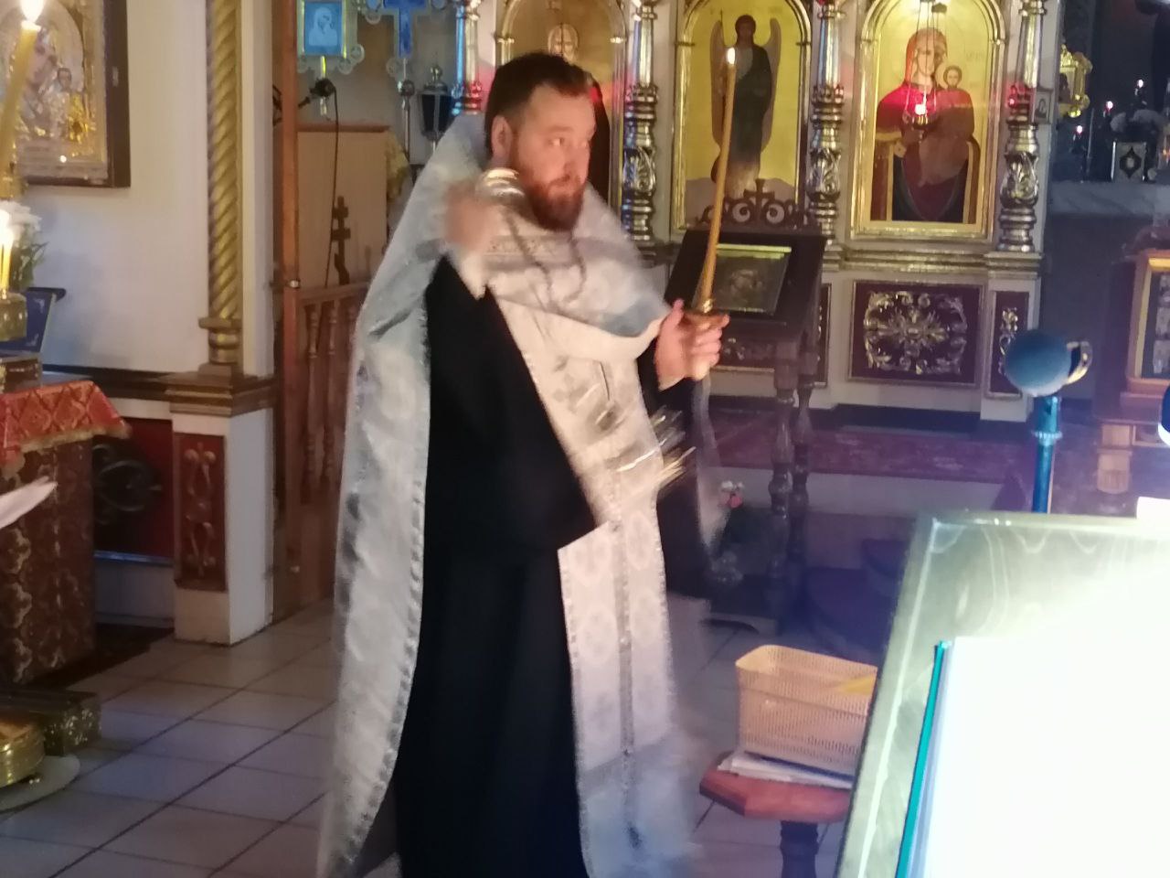 Вечернее богослужение в канун Вселенской родительской субботы