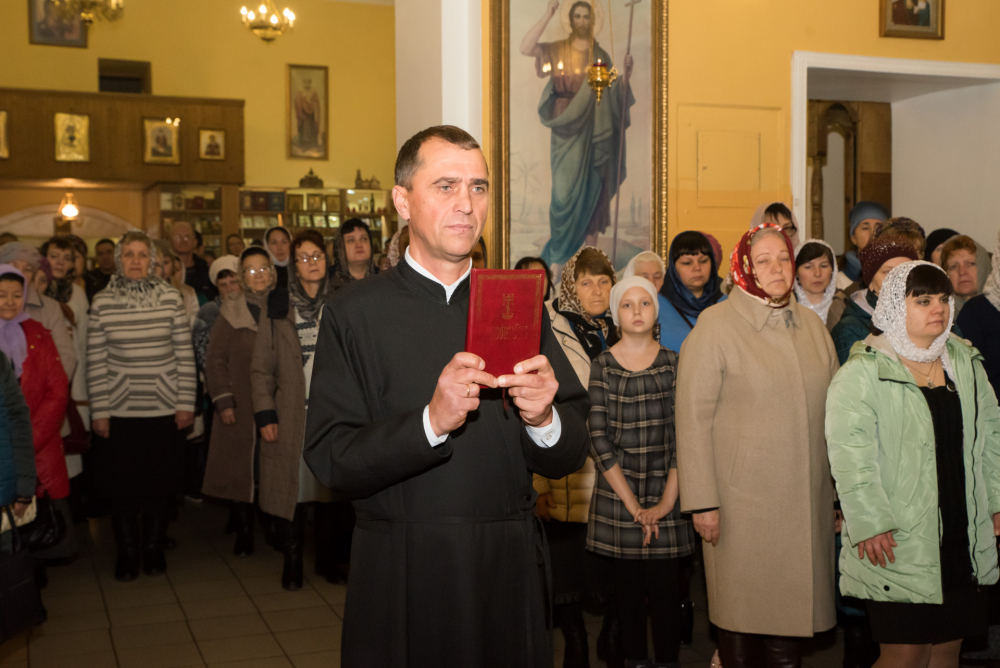 В канун престольного праздника митрополит Серафим совершил всенощное бдение в нашем храме