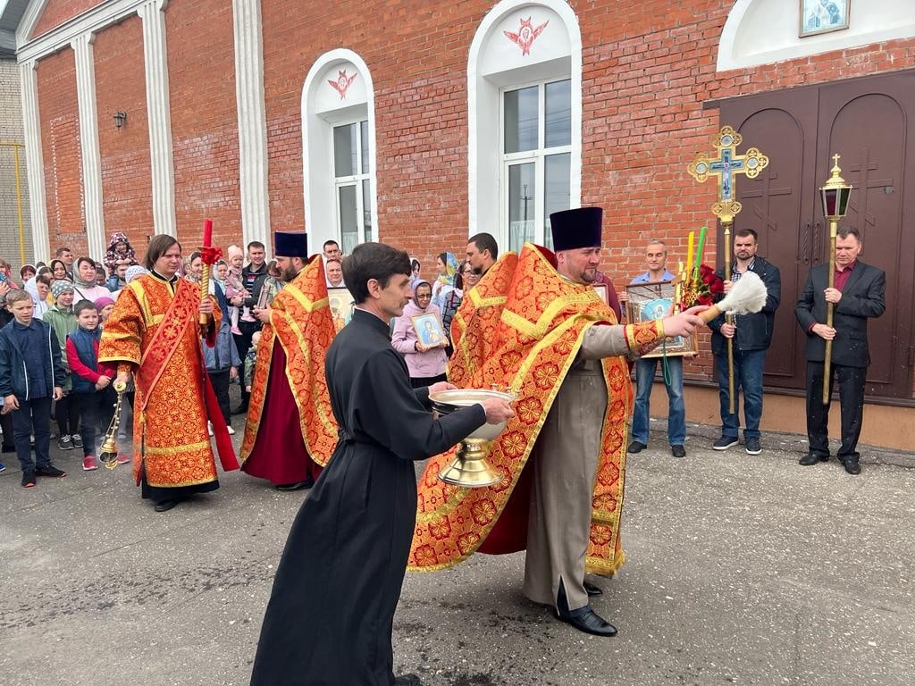 Богослужения в Неделю святых жен-мироносиц