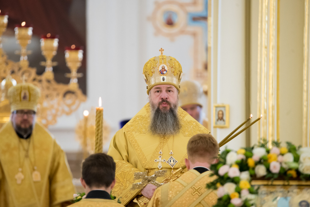Протоиерей Александр Филиппов сослужил митрополиту Серафиму за литургией в Спасском кафедральном соборе в день 10-летнего юбилея архиерейской хиротонии владыки