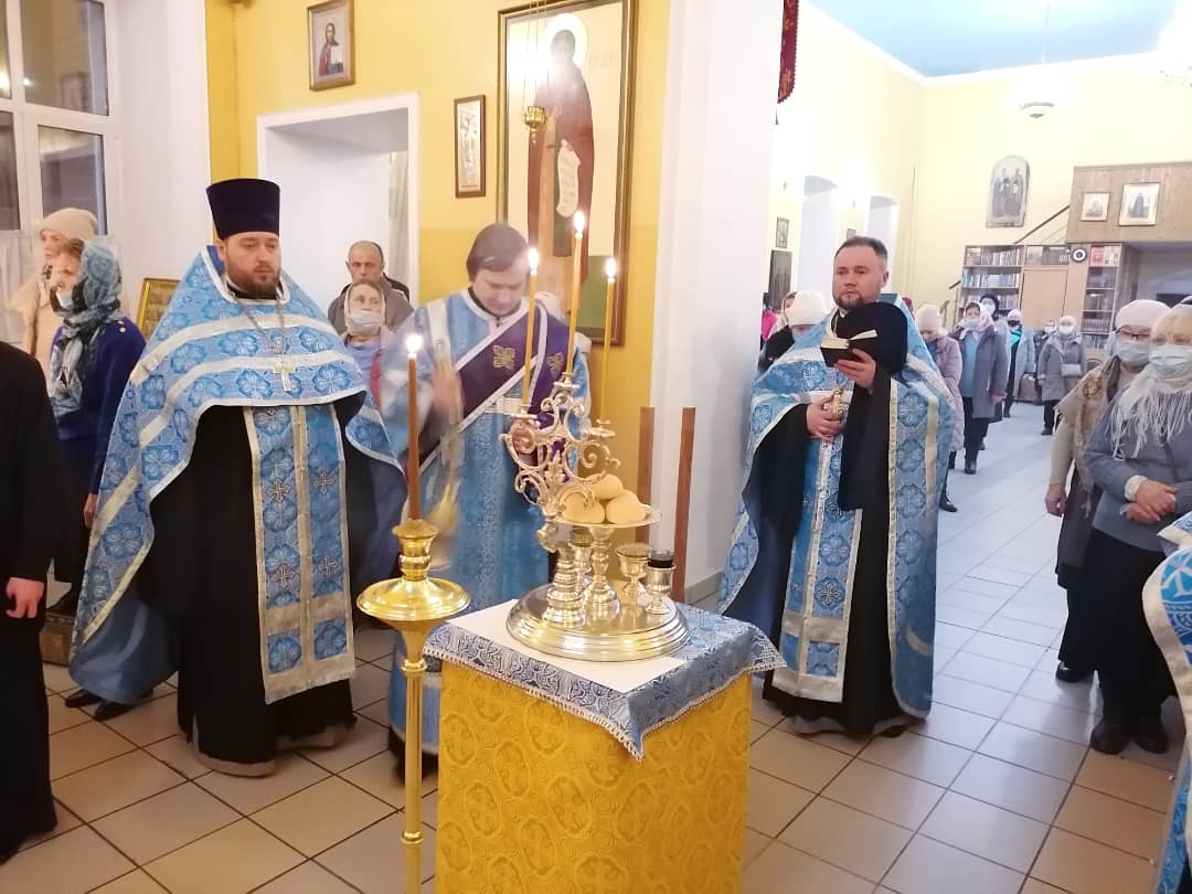 Всенощное бдение в канун Введения во храм Пресвятой Богородицы 