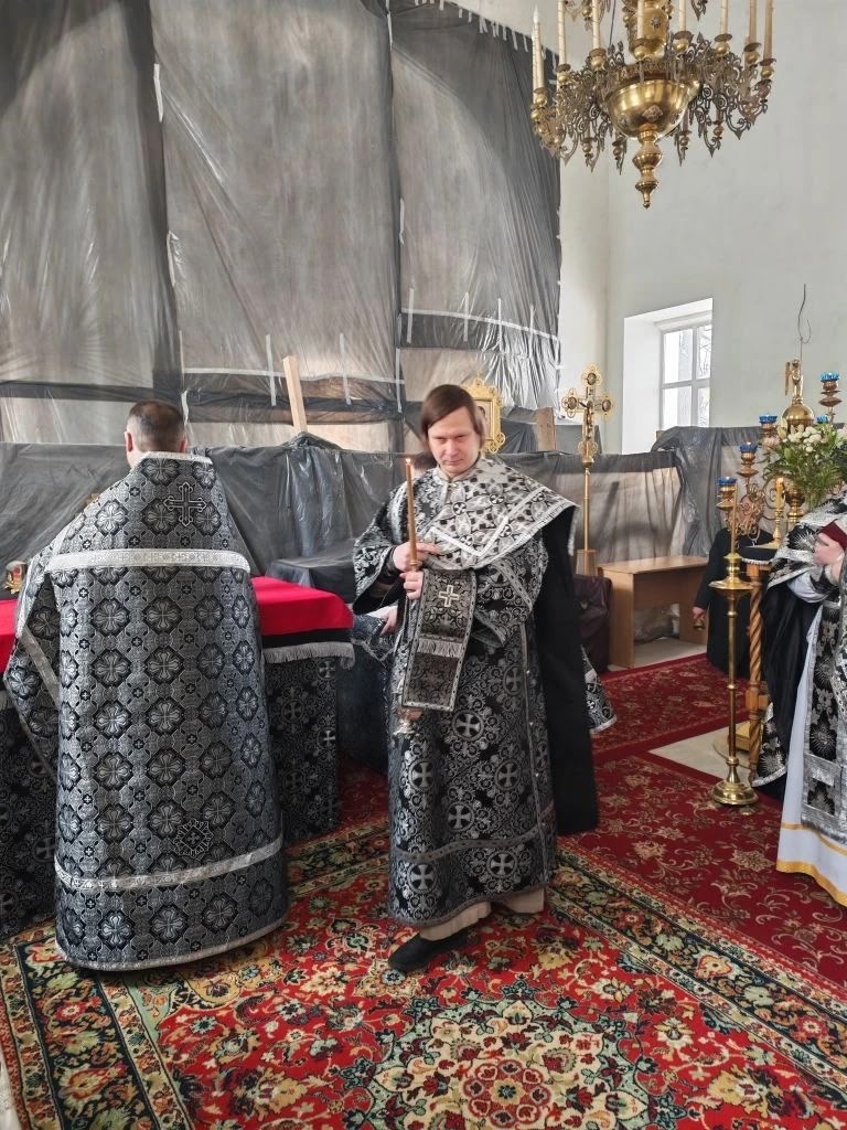 Протоиерей Александр Филиппов совершил Литургию Преждеосвященных Даров