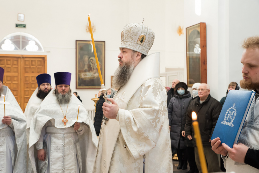 В день памяти священника Николая Болоховского  протоиерей Александр Филиппов сослужил митрополиту Серафиму в Успенском женском монастыре 