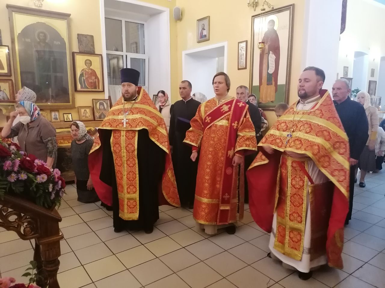 Всенощное бдение в канун празднования Воздвижения Животворящего Креста Господня