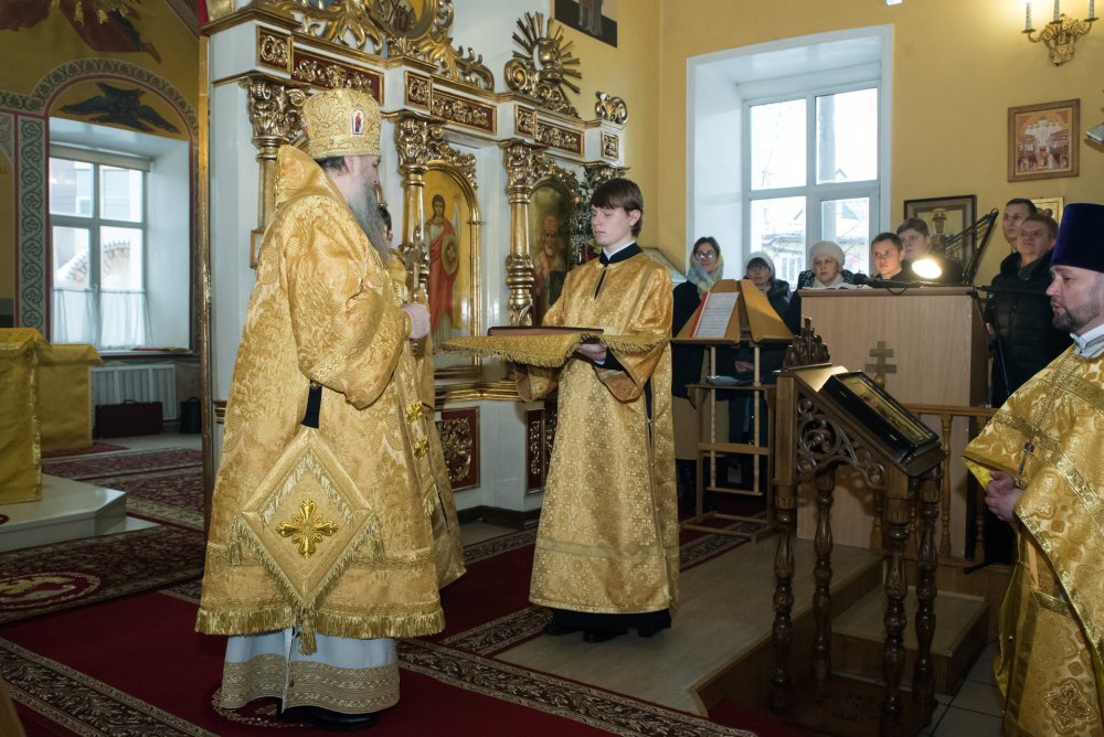 В престольный праздник митрополит Серафим совершил литургию в нашем храме  