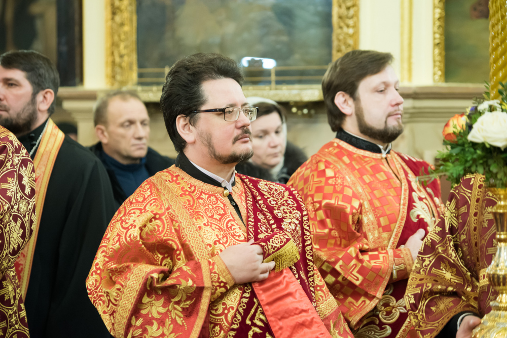 Митрополит Серафим и епископ Митрофан совершили всенощное бдение в Успенском соборе Пензы