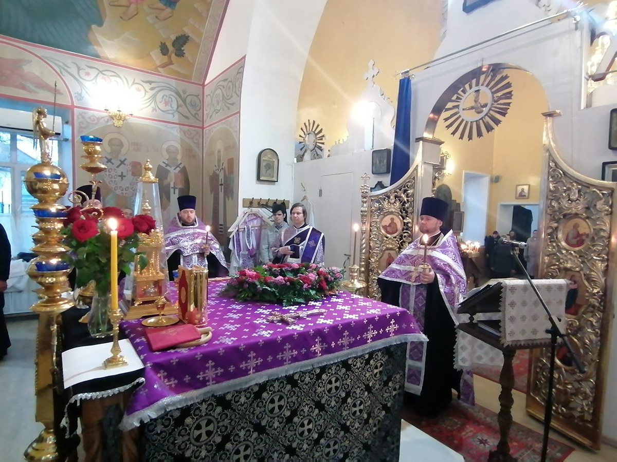 Всенощное бдение в канун Крестопоклонной Недели