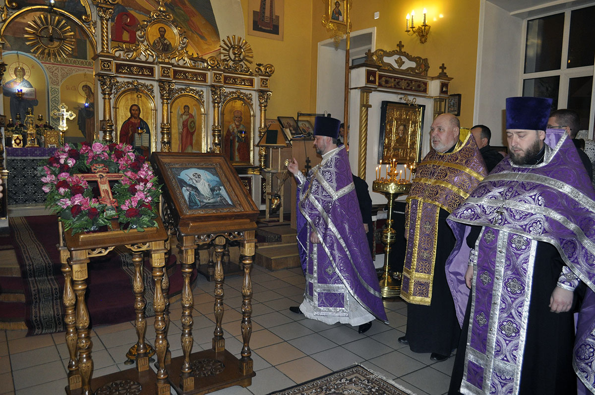 Всенощное бдение в канун Крестопоклонной Недели