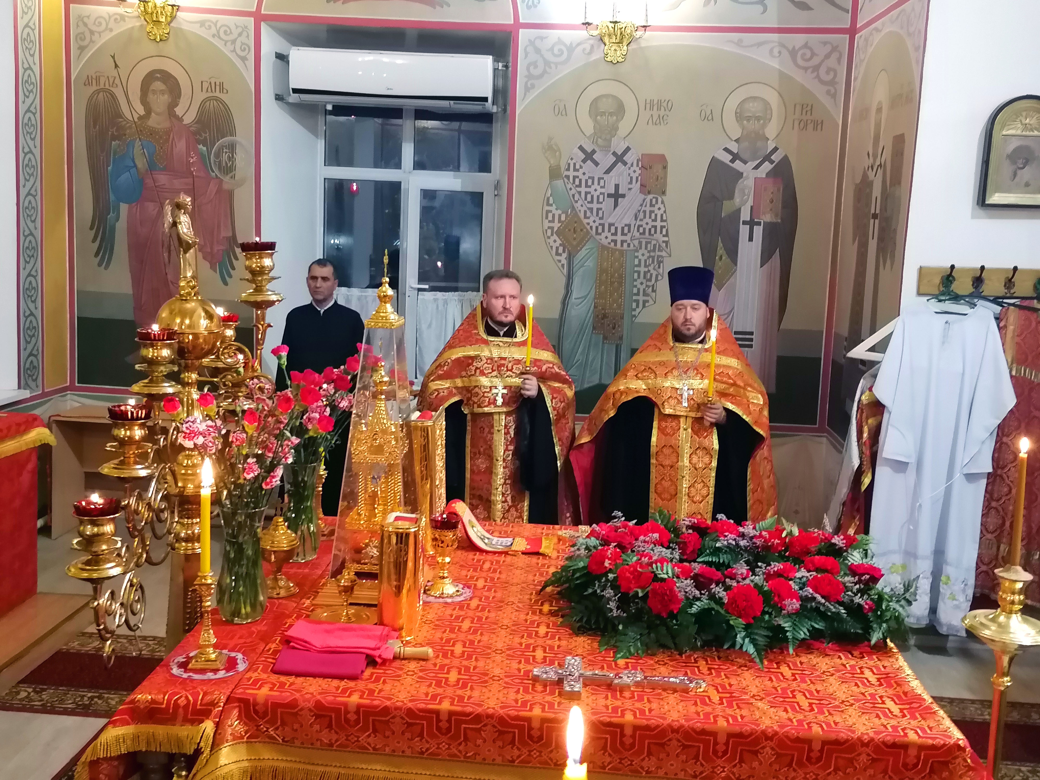 Всенощное бдение в канун празднования Воздвижения Животворящего Креста Господня