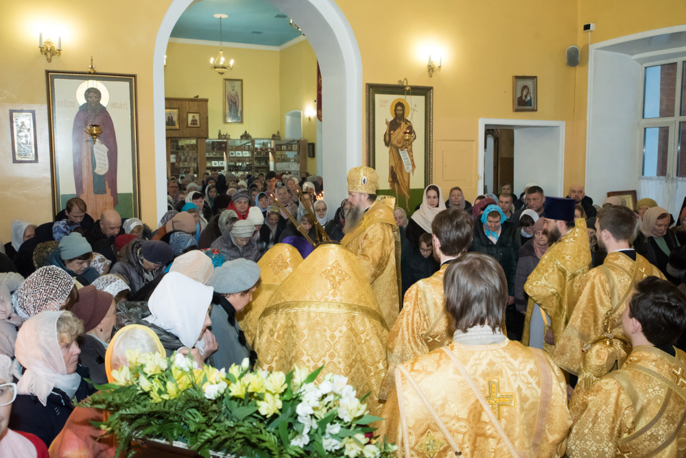 В престольный праздник митрополит Серафим совершил литургию в нашем храме  