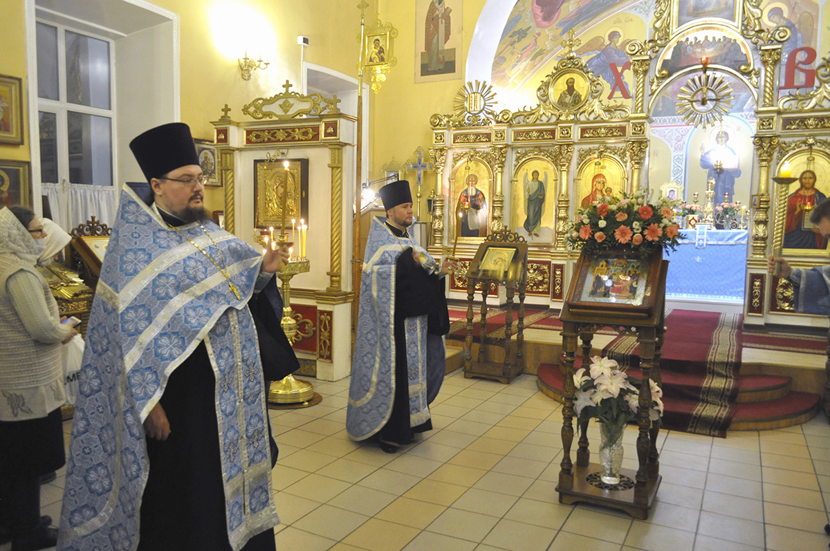 Всенощное бдение в канун праздника Сретения Господня