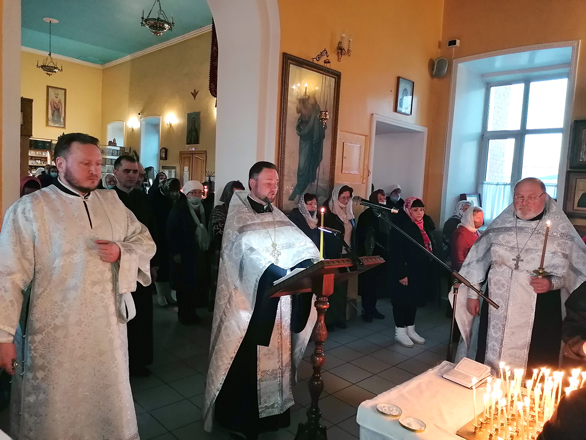 Заупокойное богослужение в канун Вселенской родительской субботы
