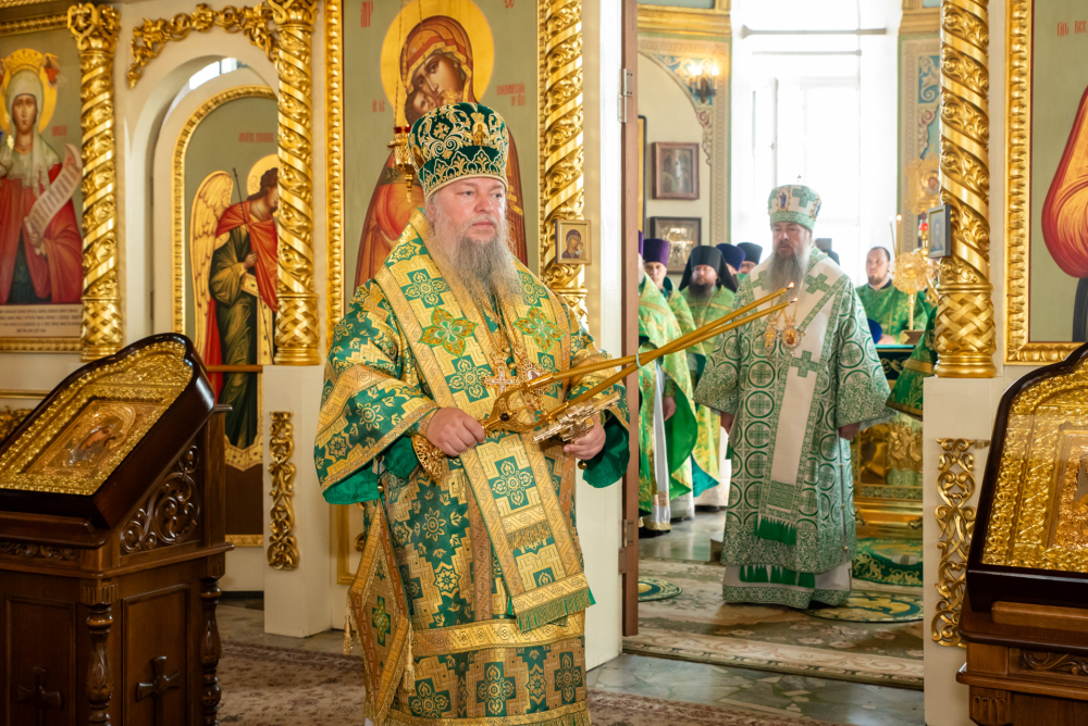 В день памяти Иоанна Оленевского протоиерей Александр Филиппов сослужил митрополиту Серафиму за  литургией в селе Соловцовка