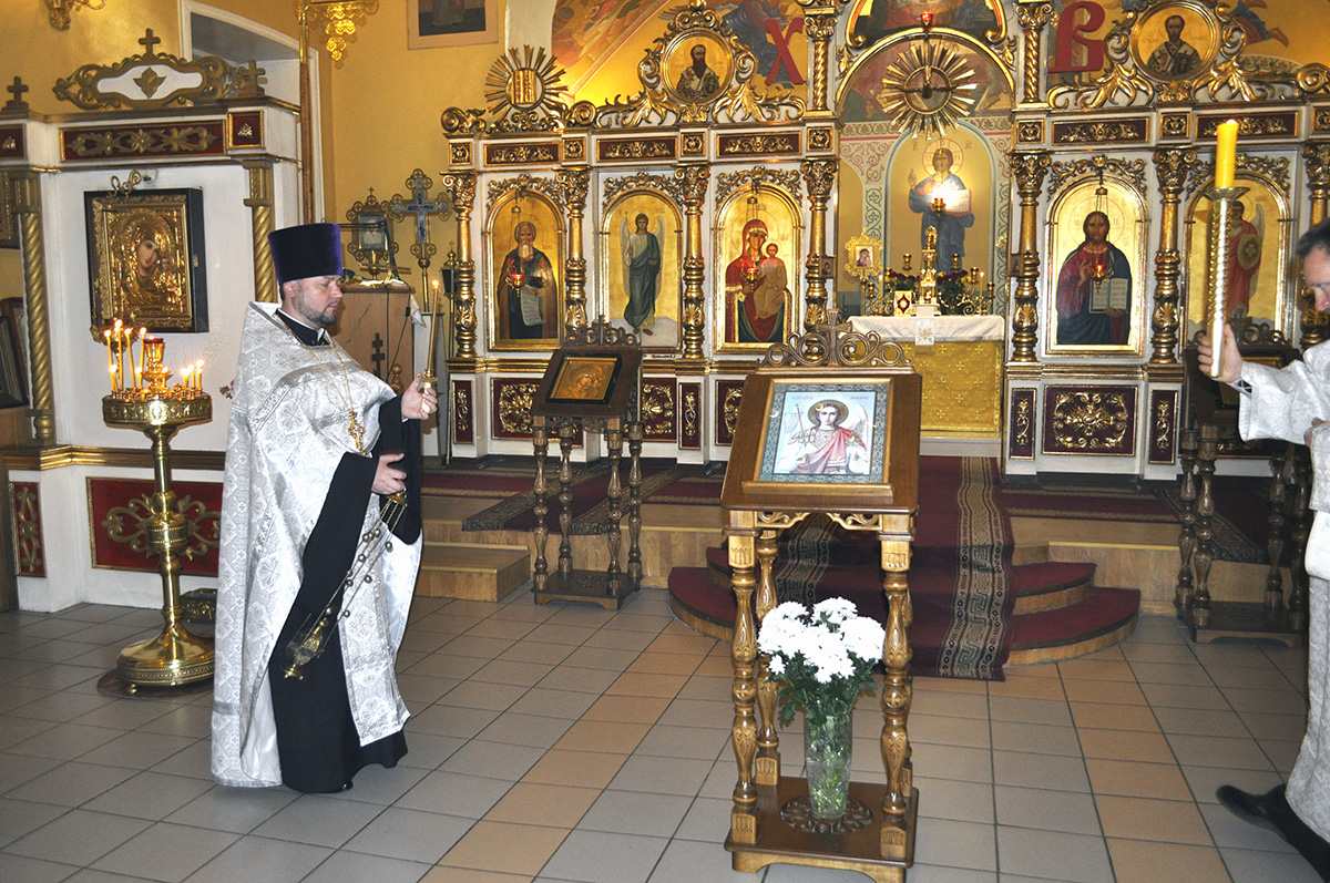 Всенощное бдение в канун празднования Собора Архистратига Михаила