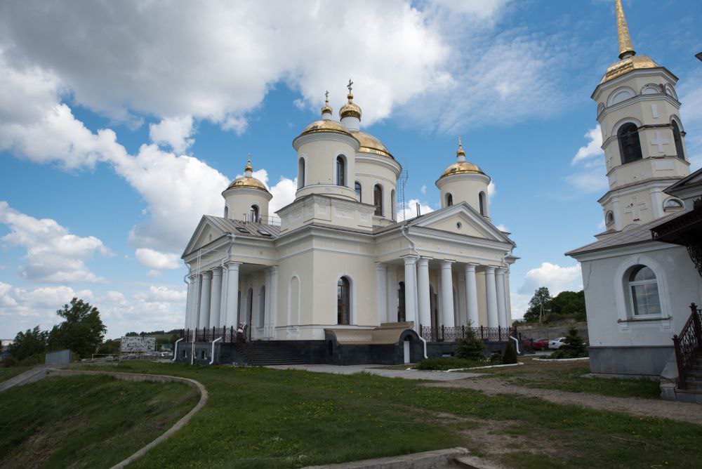 Митрополит Серафим наградил Иерея Сергия Карасёва богослужебно-иерархической наградой   