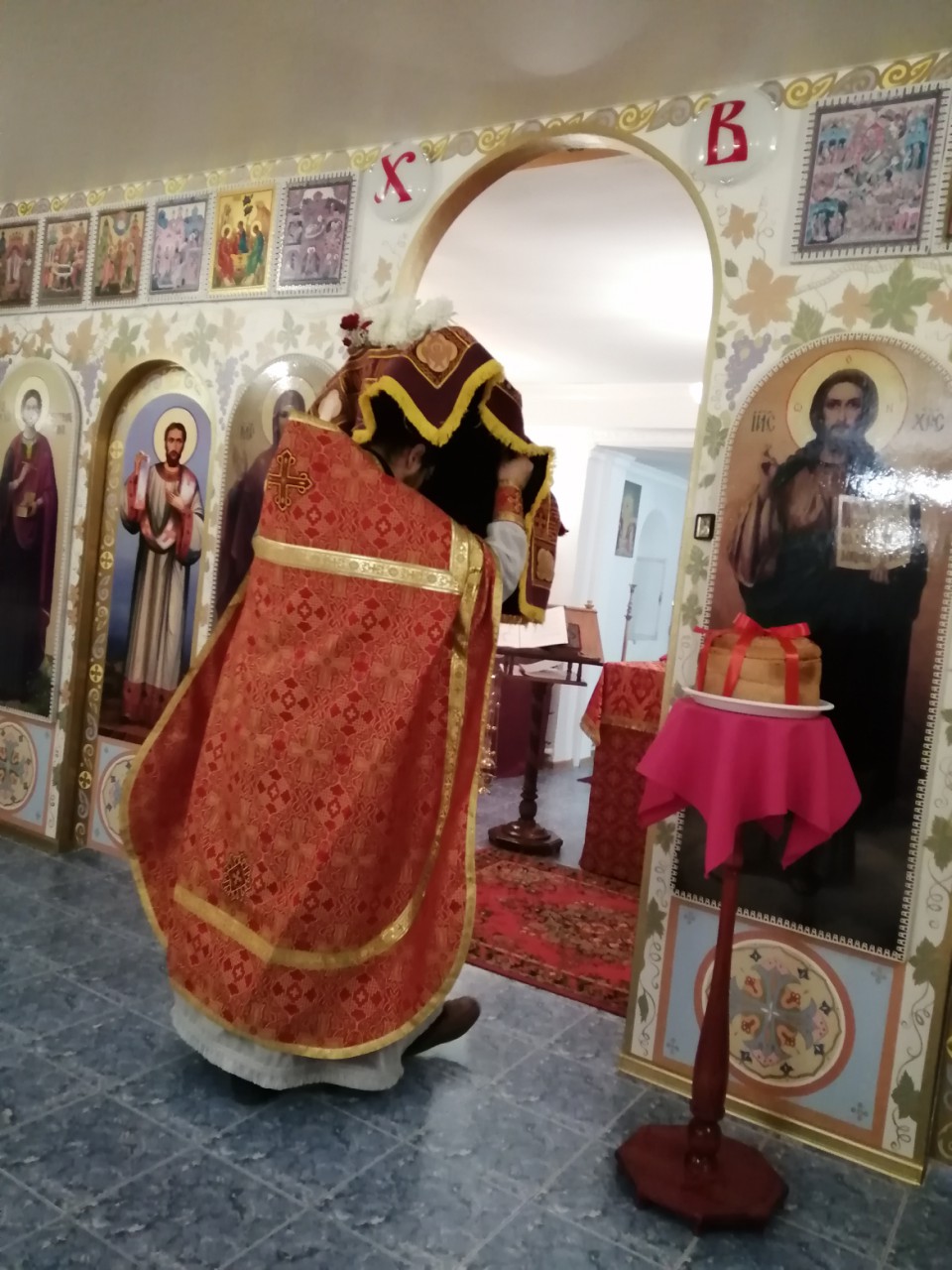 Иерей Сергий Беляков возглавил Пасхальную службу в Михайло-Архангельском молитвенном доме в с.Павло-Куракино 