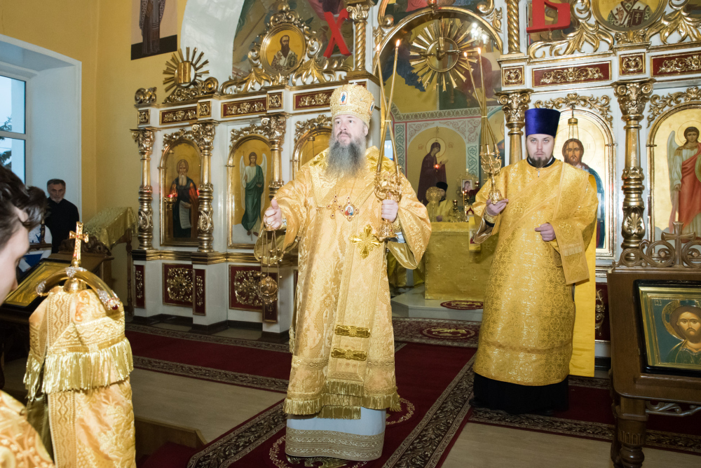 В престольный праздник митрополит Серафим совершил литургию в нашем храме  