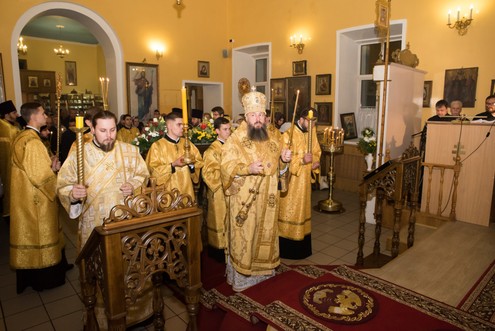 В канун престольного праздника митрополит Серафим совершил всенощное бдение в нашем храме