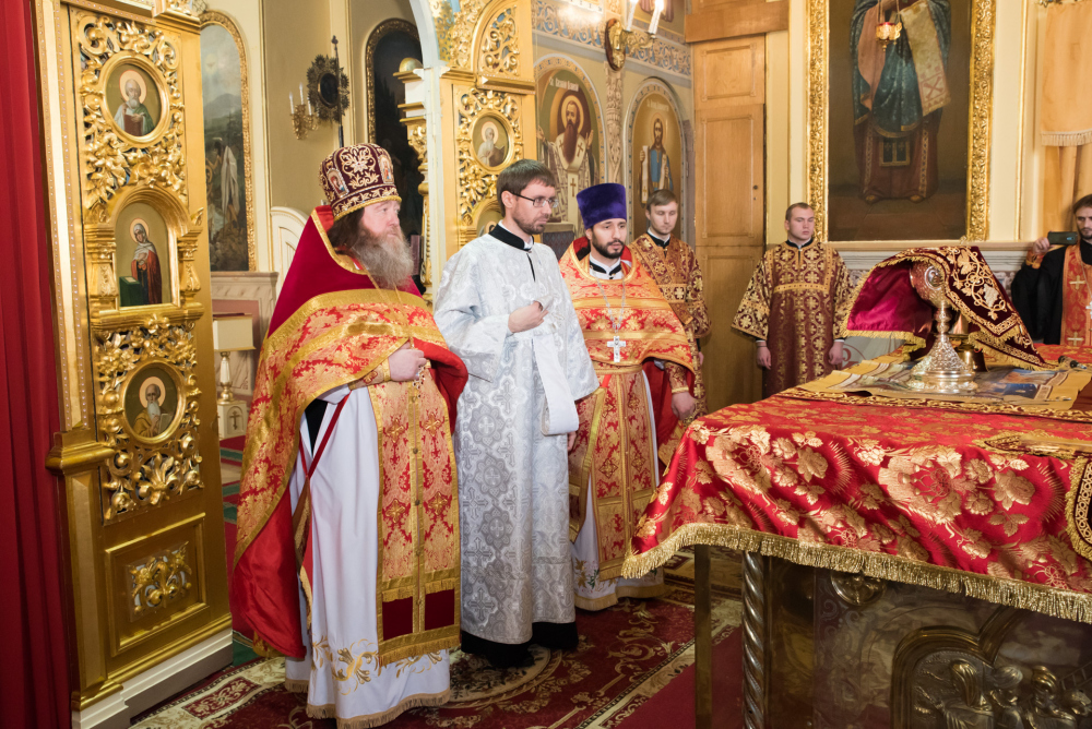 В праздник Собора новомучеников и исповедников Церкви Русской митрополит Серафим принял поздравления с днем Ангела
