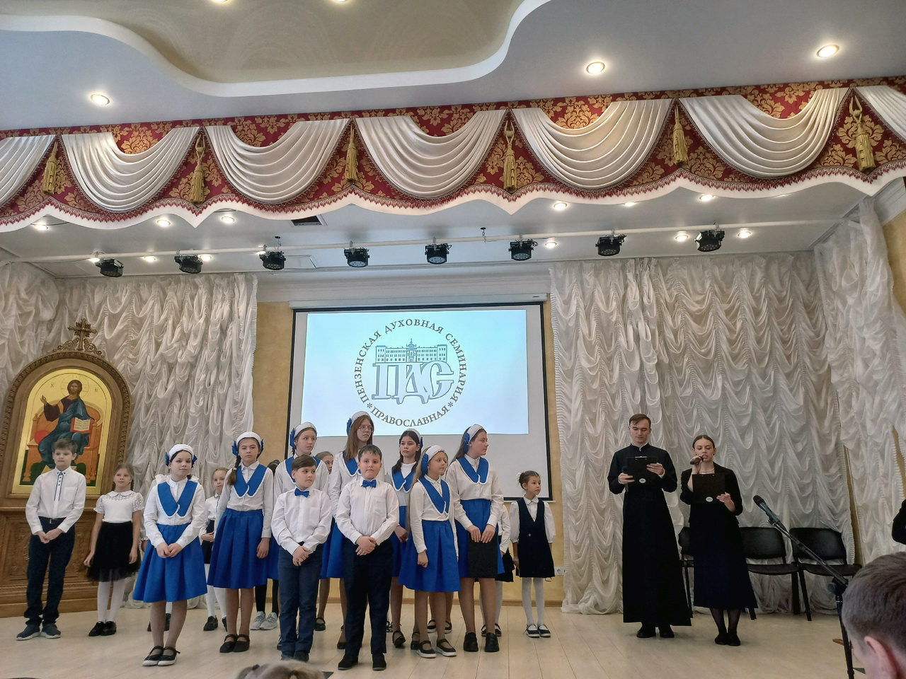 Воспитанники воскресной школы "Азбука веры" участвовали в фестивале «Рождественское чудо» в Пензенской духовной семинарии