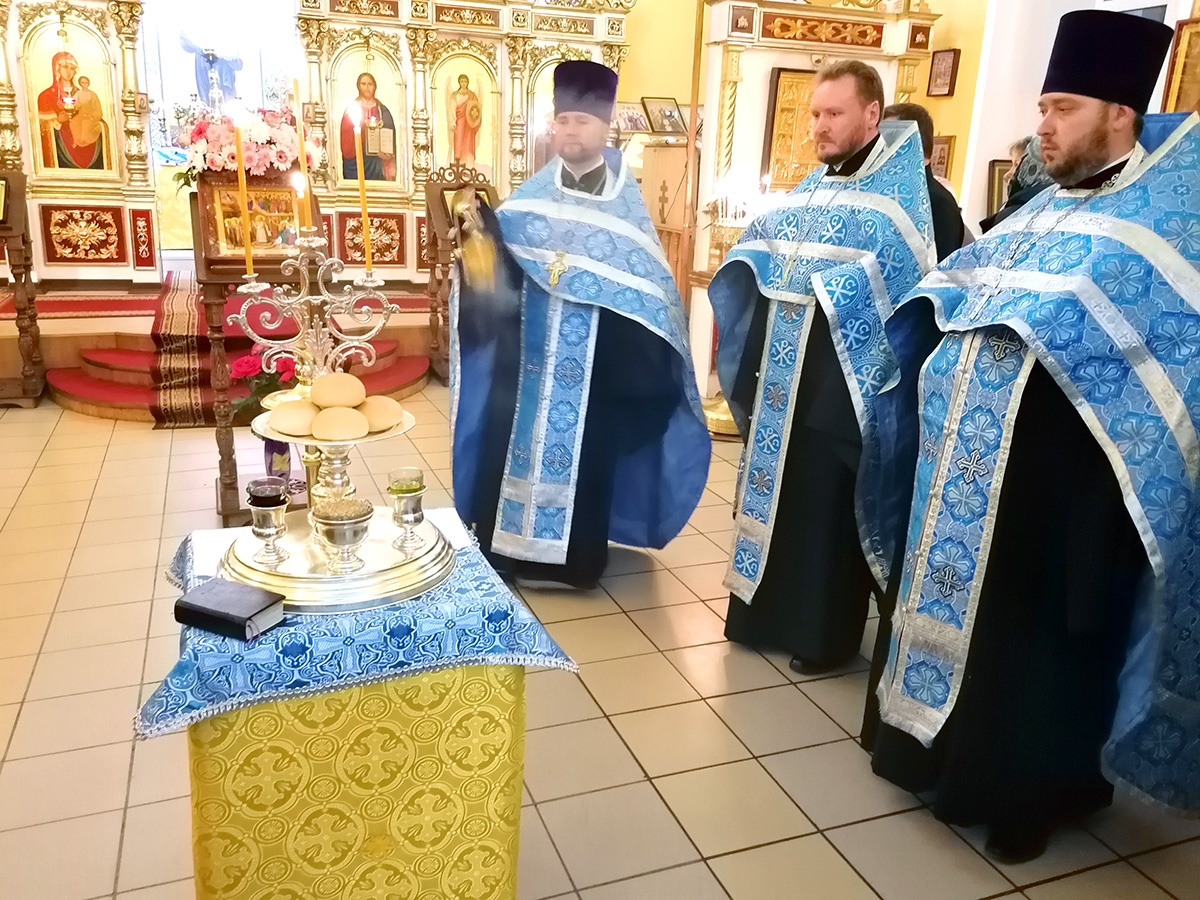 Всенощное бдение в канун праздника Покрова Пресвятой Богородицы