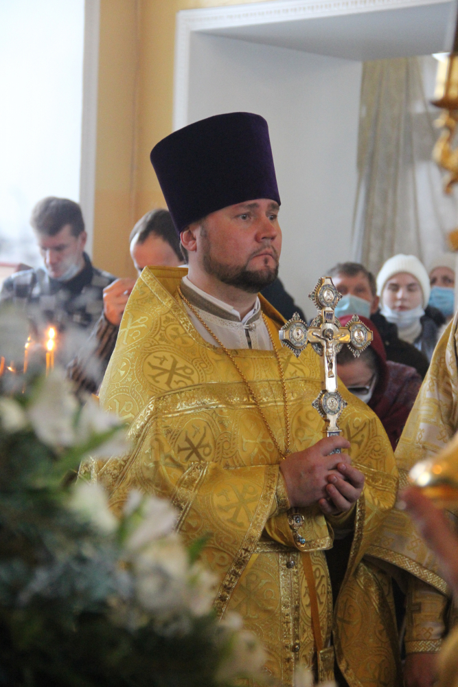 В Неделю по Рождестве Христовом митрополит Серафим совершил Литургию в нашем храме