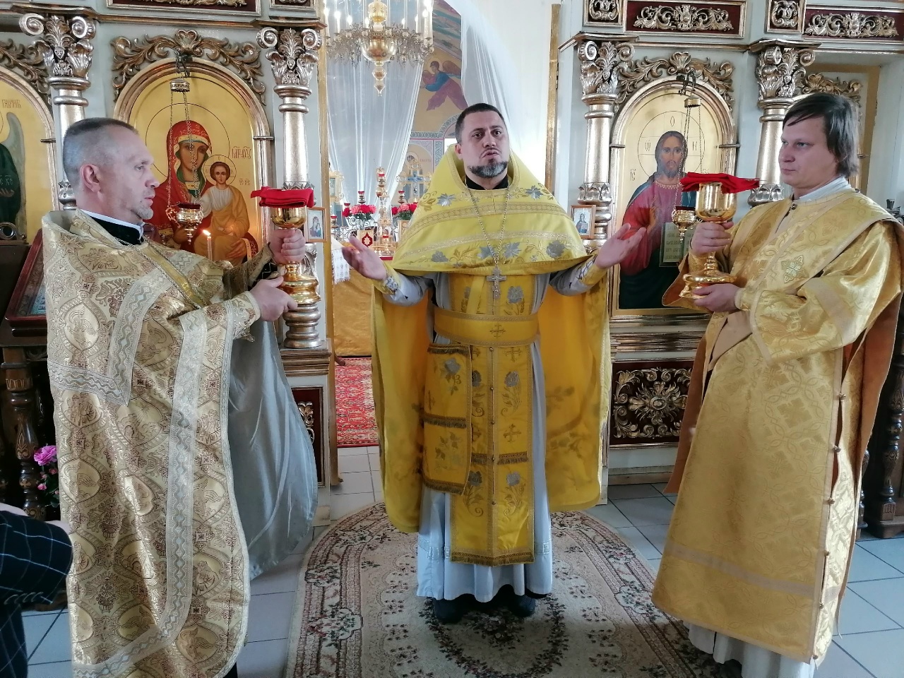 Неделя Всех святых в земле Русской просиявших