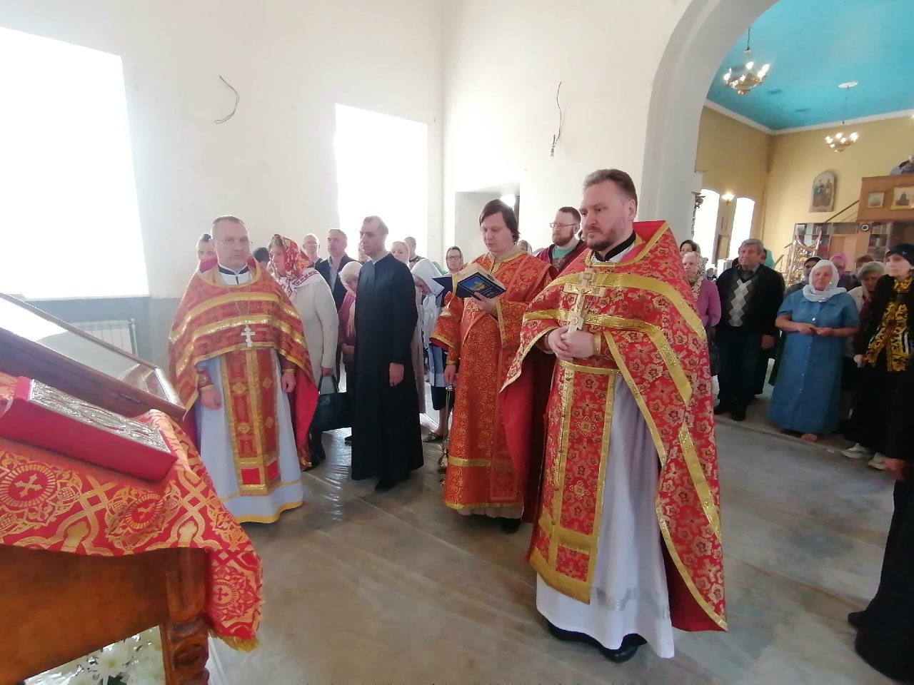 Богослужения в День Победы