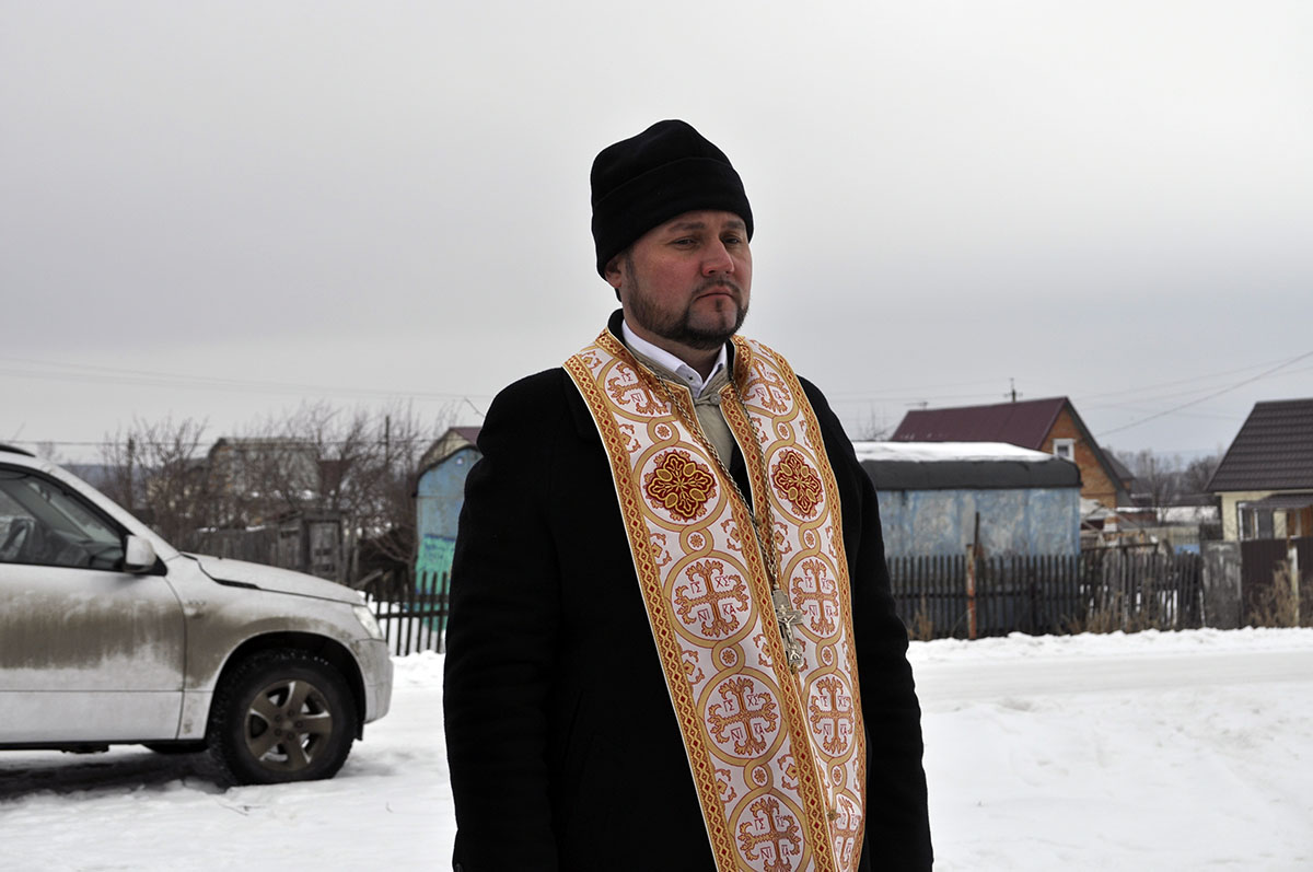 Протоиерей Александр Филиппов совершил великое освящение воды около строящегося храма Живоначальной Троицы в деревне Камайка