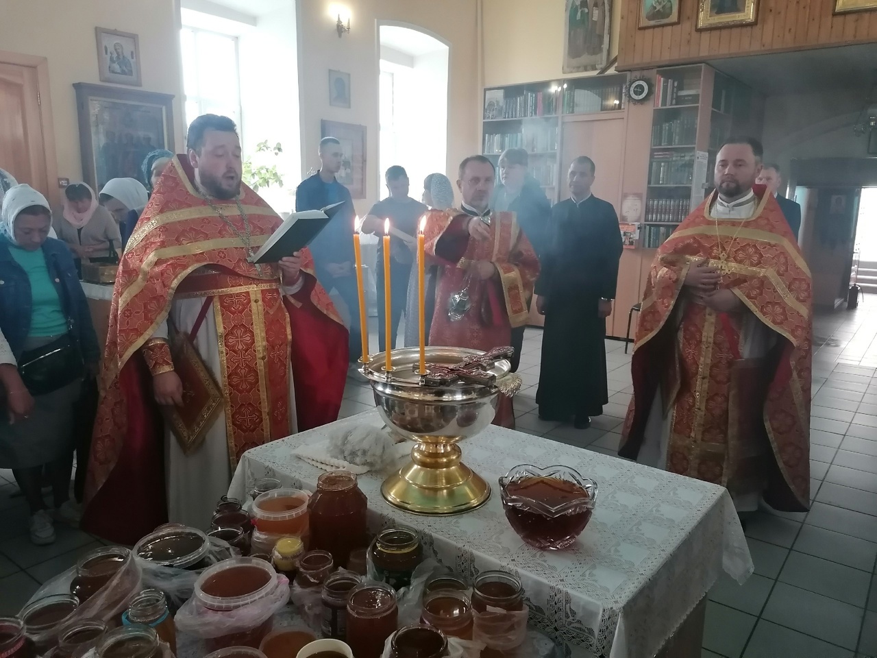 Празднование Происхождение Честных Древ Животворящего Креста Господня