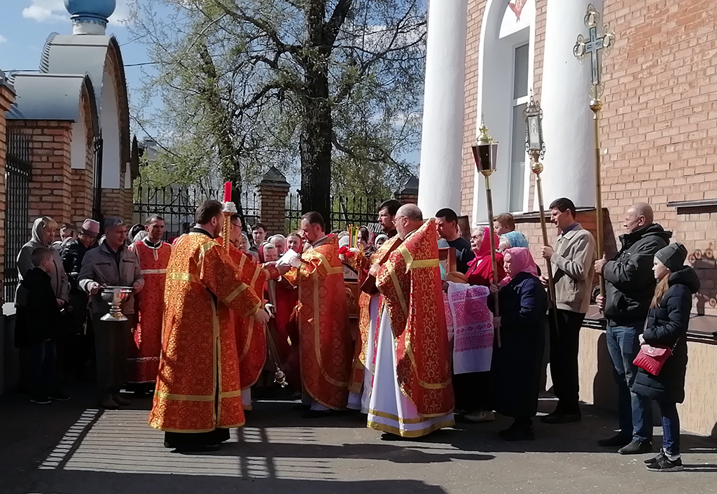 В среду Светлой седмицы протоиерей Александр Филиппов совершил Божественную литургию