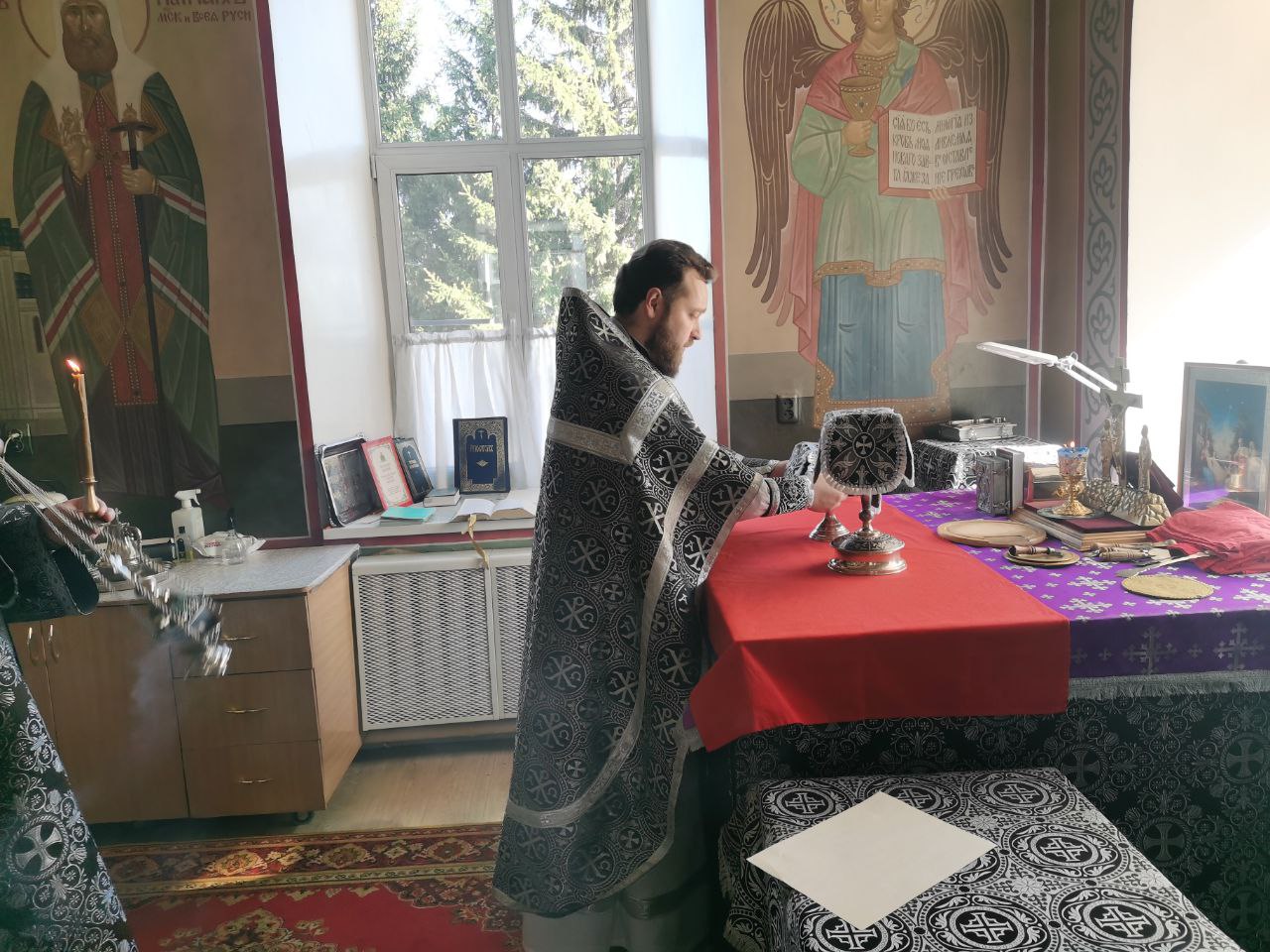 Протоиерей Антоний Шварёв совершил Божественную Литургию Преждеосвященных Даров
