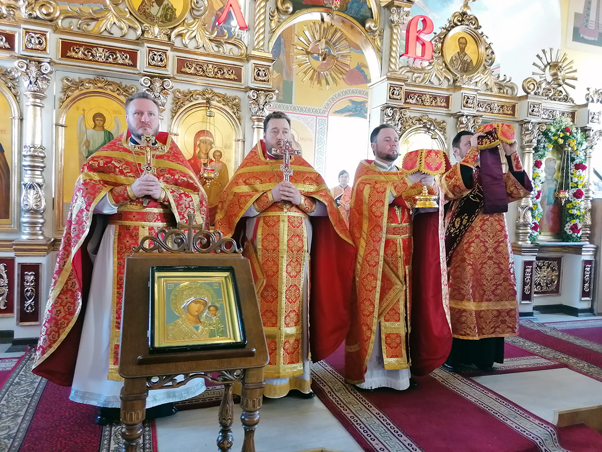 Поздравление с Днём рождения настоятеля нашего храма