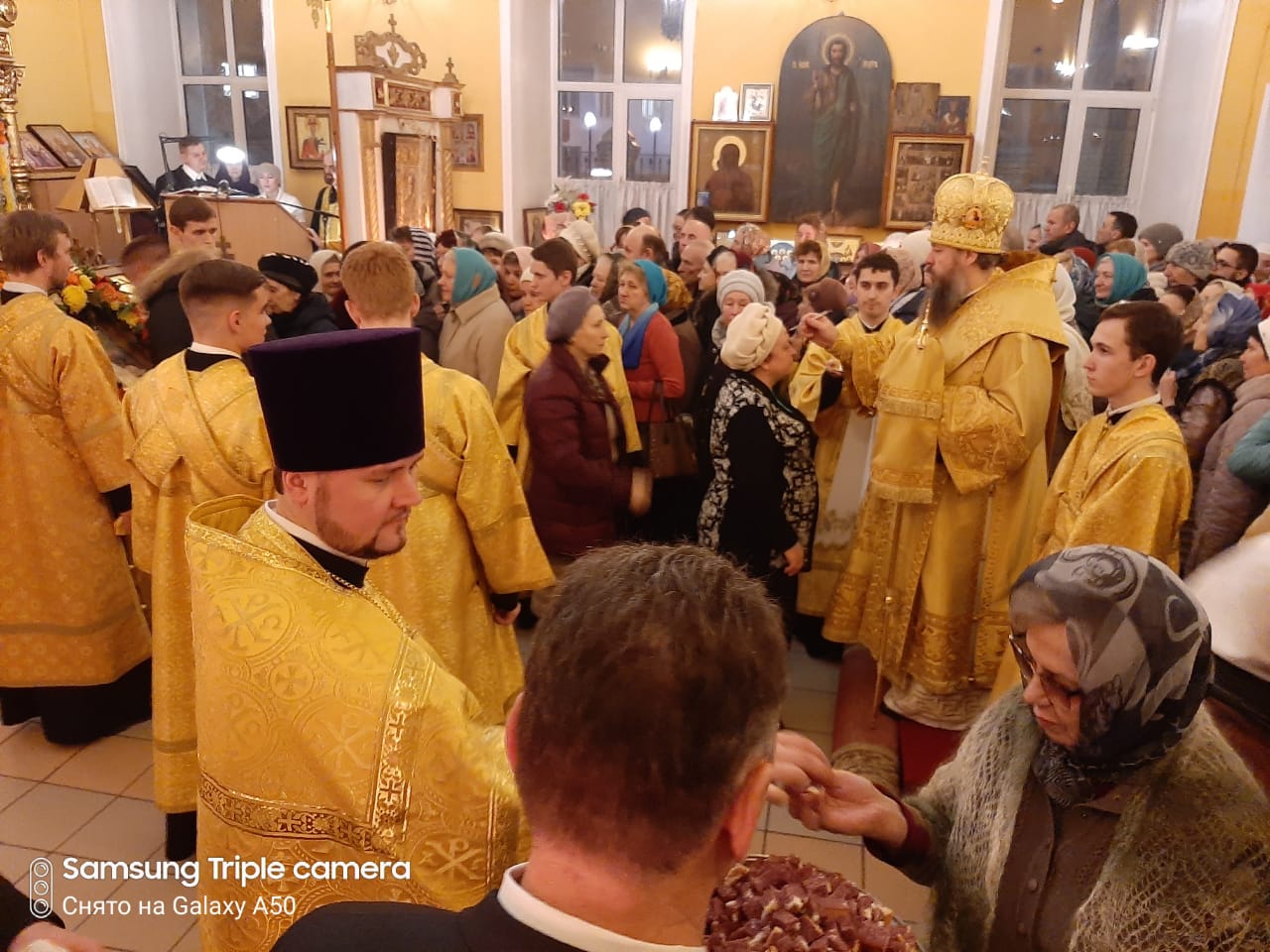 В канун престольного праздника митрополит Серафим возглавил всенощное бдение в нашем храме