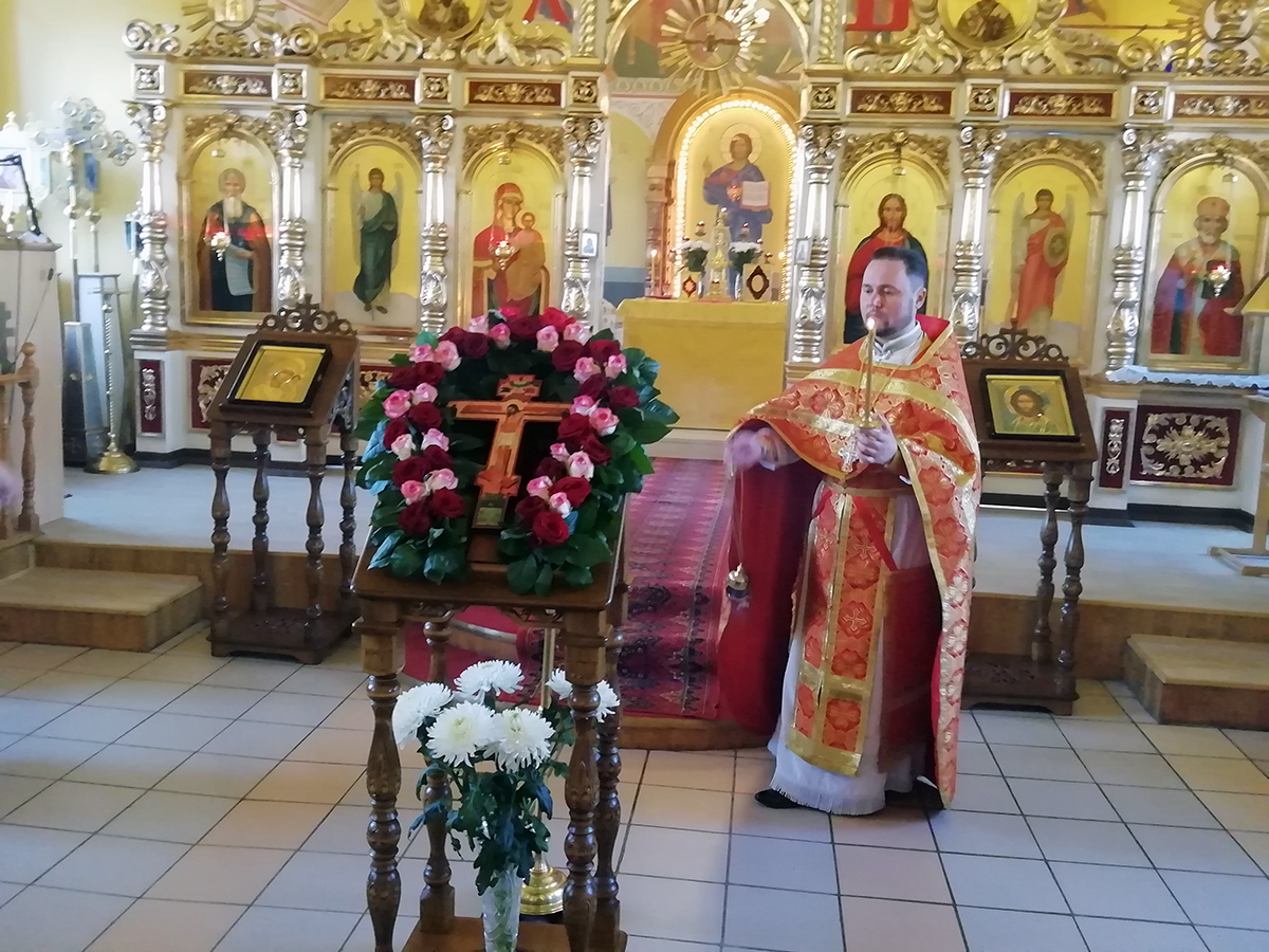 Всенощное бдение в канун празднования Происхождения (изнесения) Честных Древ Животворящего Креста Господня