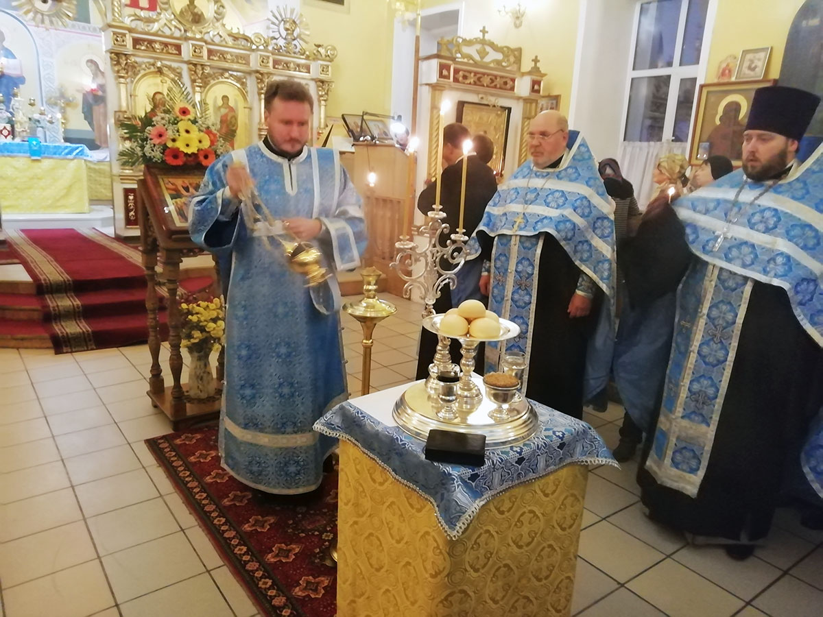 Всенощное бдение в канун празднования Покрова Пресвятой Богородицы 