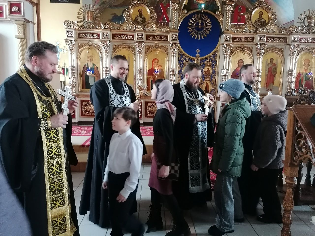 В Прощеное воскресенье протоиерей Александр Филиппов совершил вечерню с чином прощения