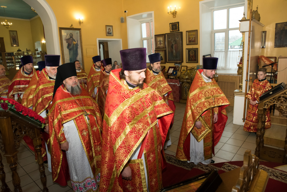Во вторник Светлой седмицы митрополит Серафим совершил Божественную литургию в нашем храме