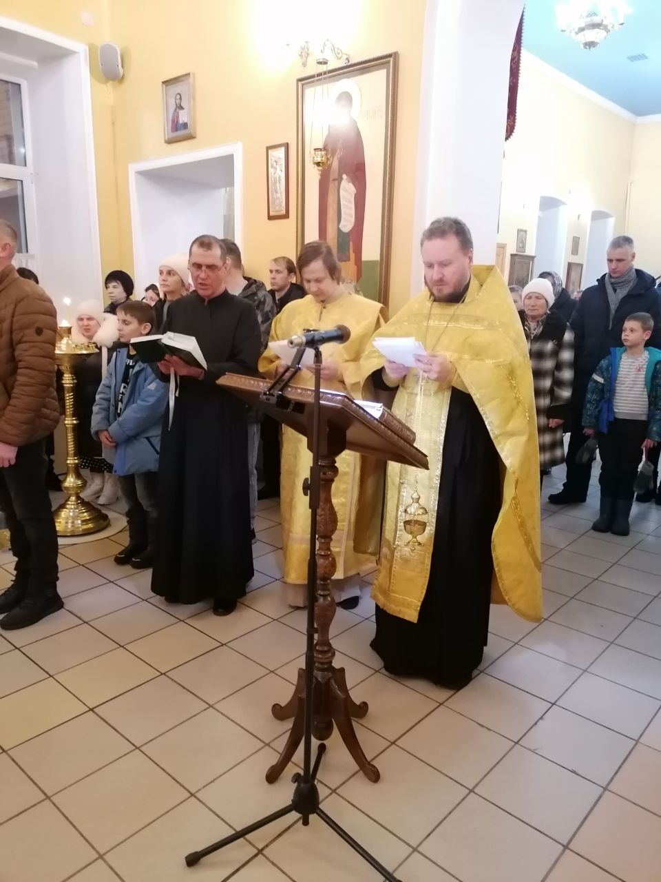 Иерей Сергий Карасёв совершил Новогодний молебен