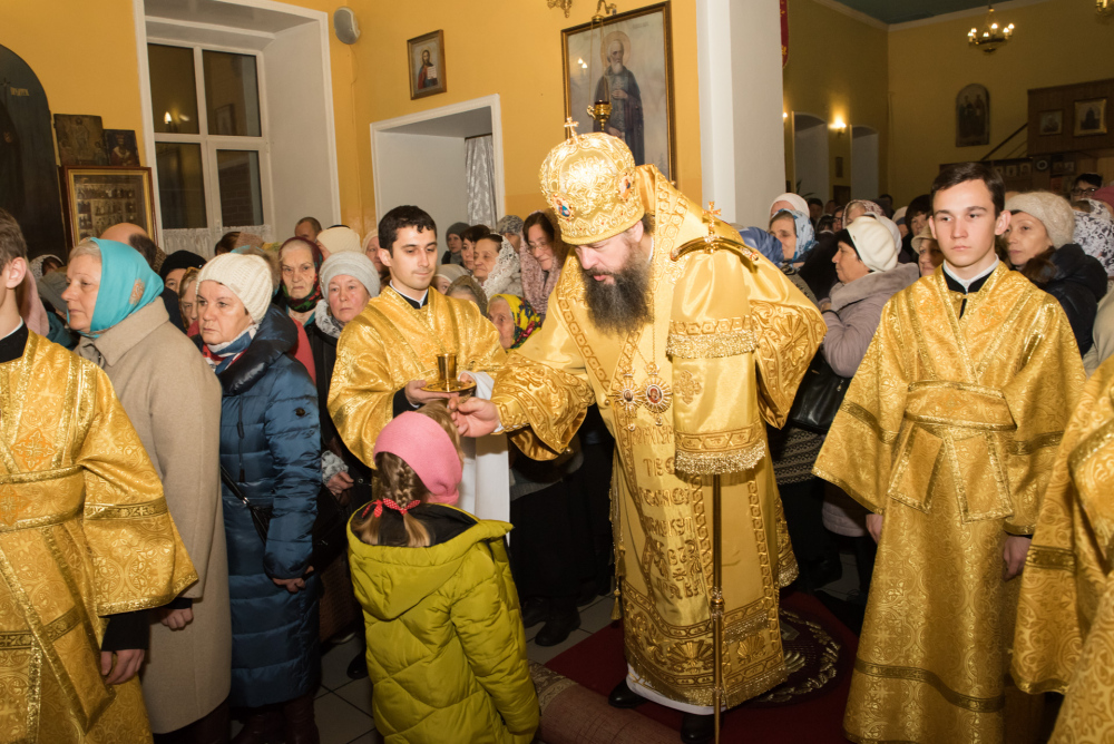 В канун престольного праздника митрополит Серафим возглавил всенощное бдение в нашем храме